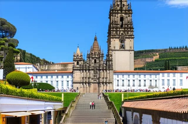 Ultimate Guide: Best Areas for Solo Travelers in Santiago de Compostela