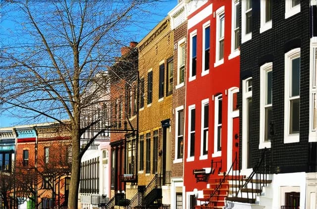 Top Neighborhoods for Solo Travelers in Baltimore