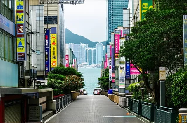 Ultimate Guide: Best Neighborhoods for Solo Travelers in Hong Kong