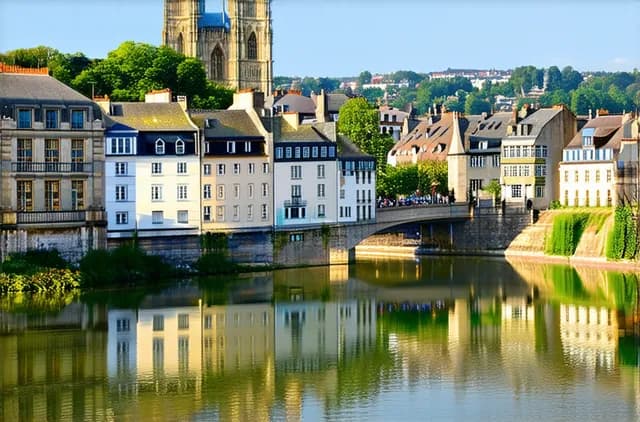 Best Neighborhoods for Solo Travelers in Luxembourg City