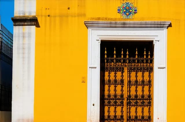 Top Neighborhoods for Solo Travelers in Mérida