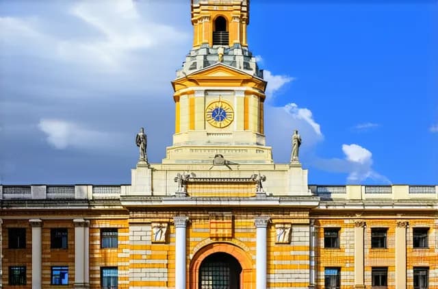 Complete Guide: Best Neighborhoods for Solo Travelers in Skopje