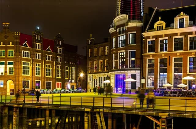 Solo Nightlife Guide to Den Haag: Top Spots