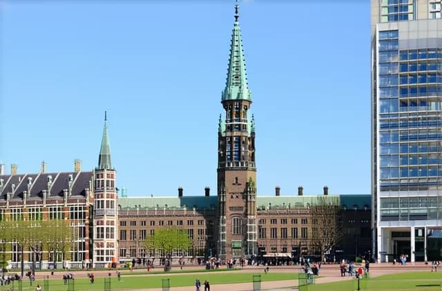 Ultimate Guide: Den Haag Solo Travel Budget Tips