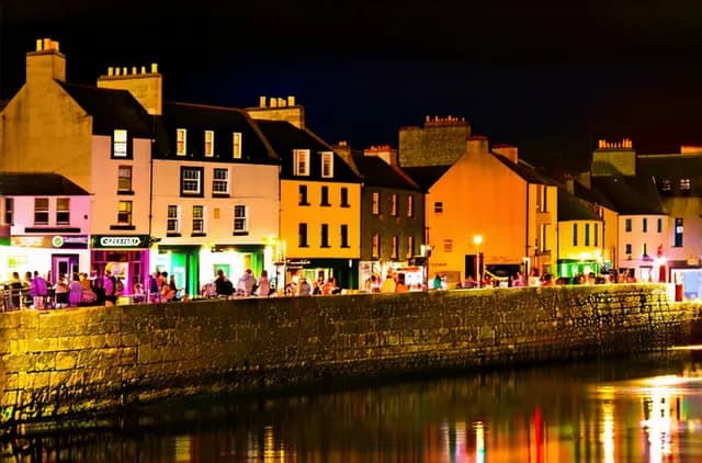 Ultimate Guide: Galway City Nightlife for Solo Travelers