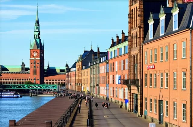 Complete Guide: Hamburg Solo Budget Travel