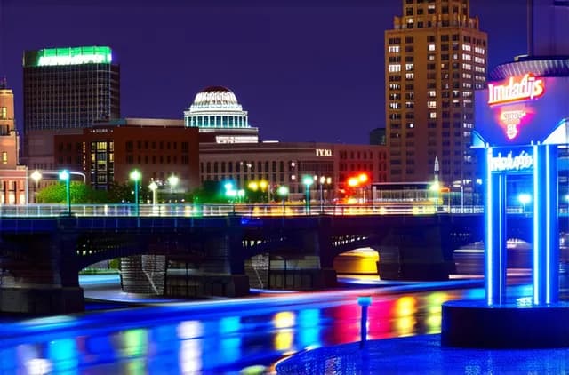 Complete Guide: Indianapolis Nightlife for Solo Adventurers