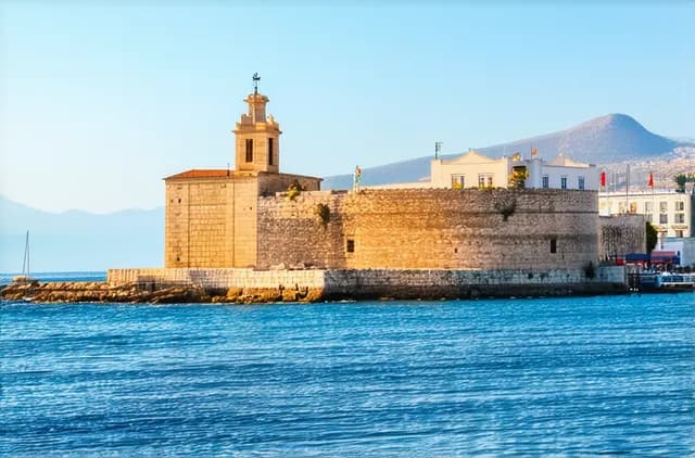 Essential Safety Tips for Solo Travel in Iraklio