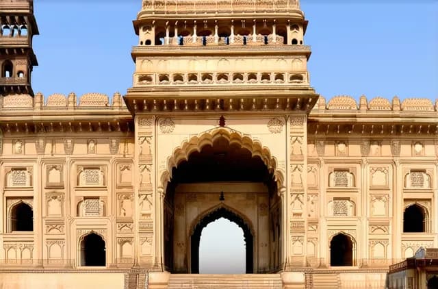 Must-Visit Historical Sites for Solo Travelers in Hyderabad