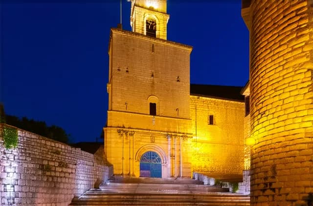 Complete Guide: Nightlife for Solo Adventurers in Split