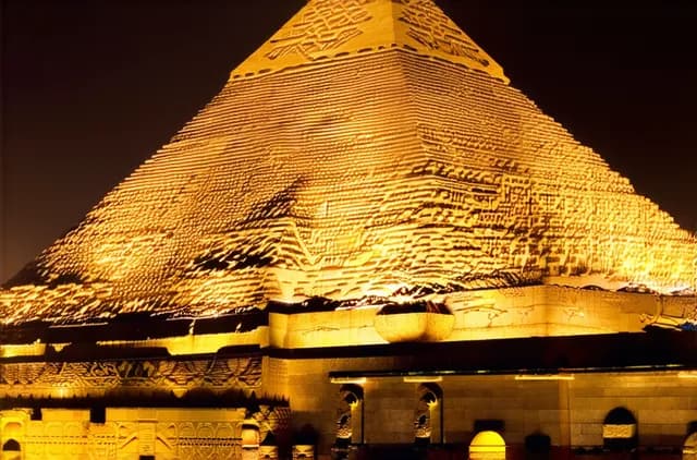 Complete Guide: Nightlife Options for Solo Travelers in Cairo