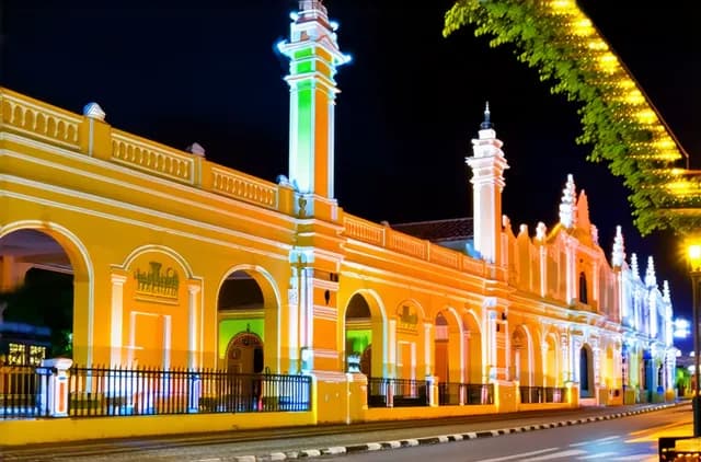 Top Nightlife Options for Solo Travelers in Melaka City