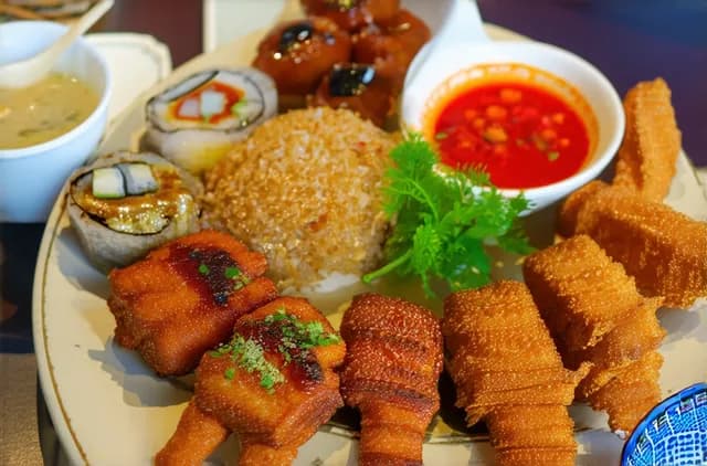 Complete Guide: Solo Dining Experiences in Kuching