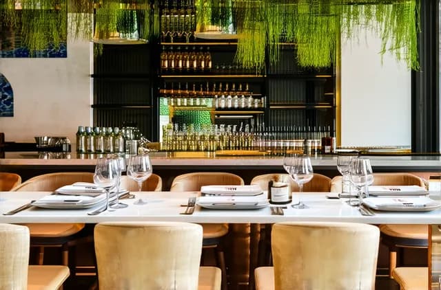 Explore Solo Dining Experiences in Málaga