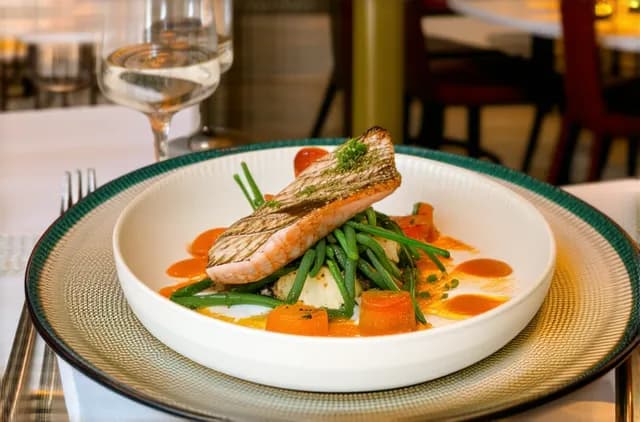 Solo Dining Experiences in Valencia: A Culinary Journey