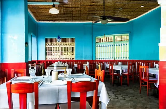 Solo Dining Options in Cienfuegos: A Culinary Journey