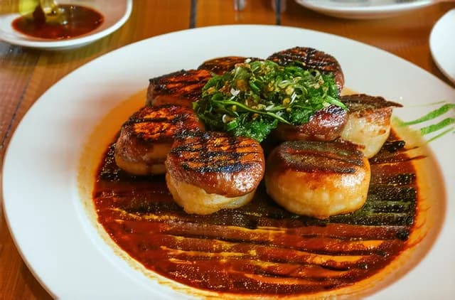 Solo Travel Guide: Dining Alone in Kandy