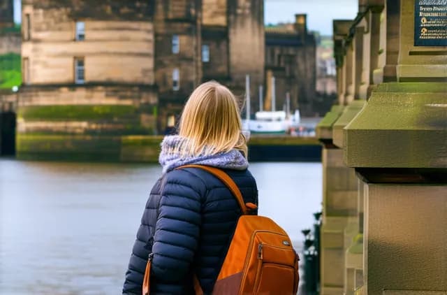 Essential Guide: Solo Travel in Edinburgh