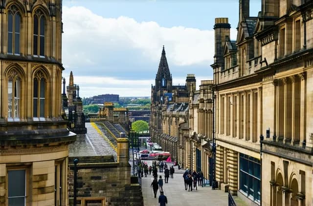 Complete Guide: Solo Travel in Newcastle-upon-Tyne