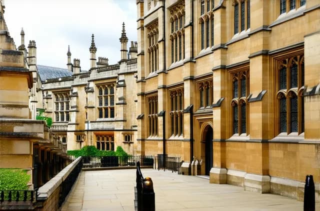 Complete Guide: Solo Travel in Oxford