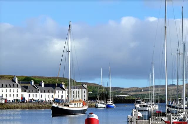 Explore Galway: Top Attractions for Solo Travelers