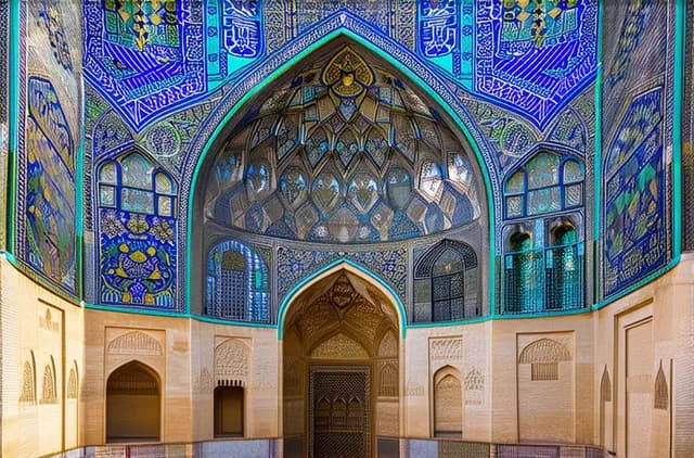 Top Cultural Sites for Solo Travelers in Esfahan