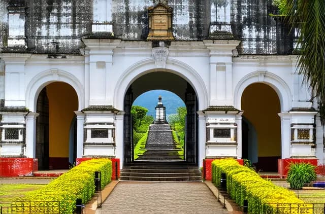 Explore the Top Cultural Sites for Solo Travelers in San Salvador