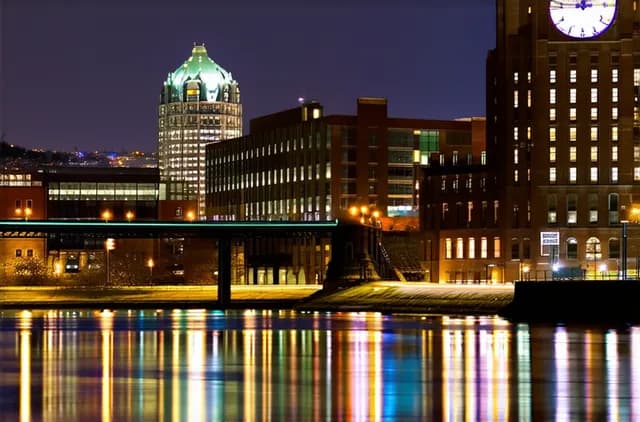 Ultimate Guide: Top Events for Solo Travelers in Pittsburgh