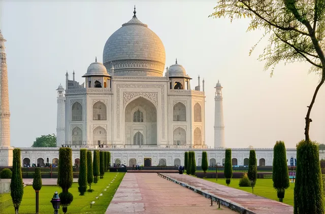 Best Accommodations for Solo Travelers in Agra