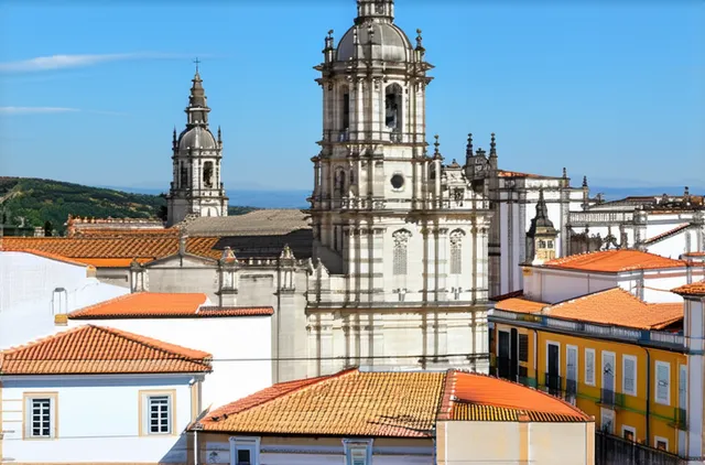 Complete Guide: Best Accommodations for Solo Travelers in Coimbra