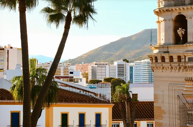 Ultimate Guide: Best Areas for Solo Travelers in Málaga
