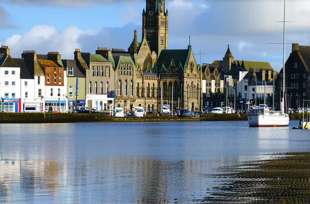 Discover the Best Neighborhoods for Solo Travelers in Aberdeen