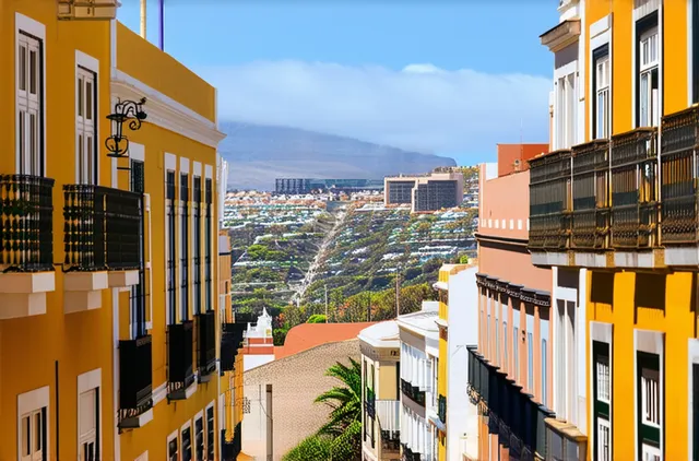 Top Neighborhoods for Solo Travelers in Las Palmas