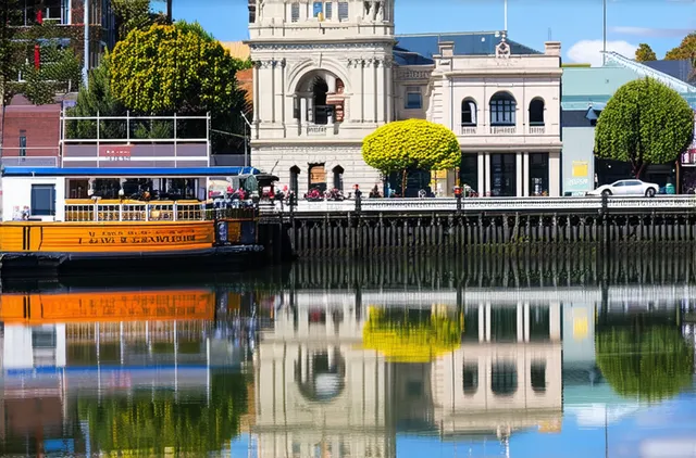 Explore the Best Neighborhoods for Solo Travelers in Victoria
