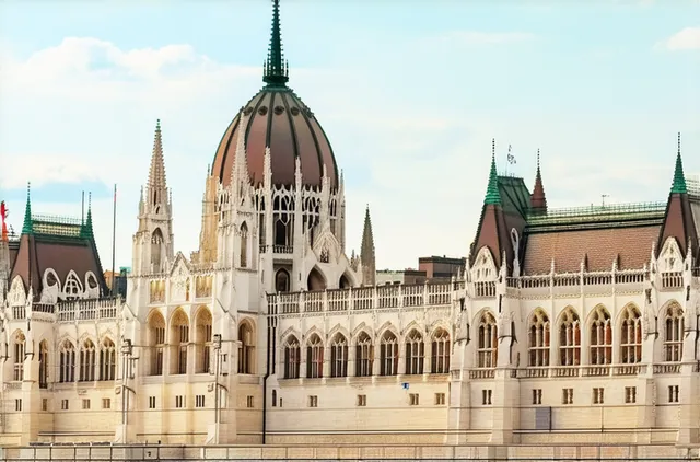 Ultimate Guide: Budapest Solo Budget Travel