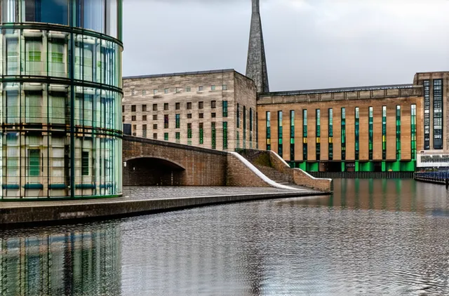 Complete Guide: Cultural Attractions for Solo Travelers in Belfast