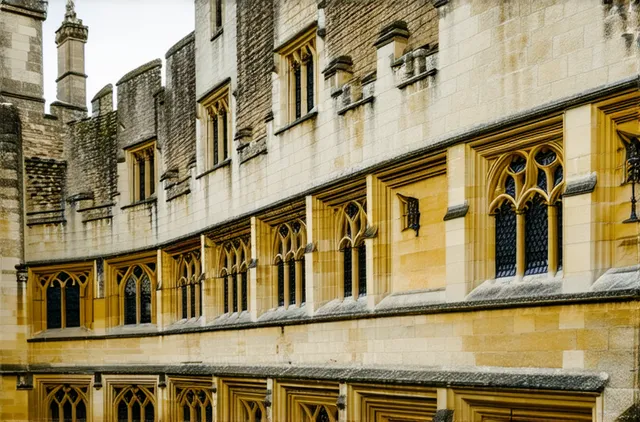 Cultural Experiences for Solo Travelers in Oxford