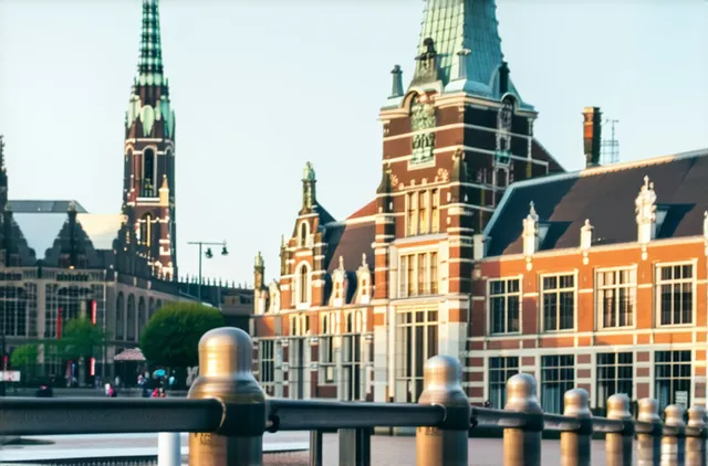 Essential Safety Tips for Solo Travel in Den Haag