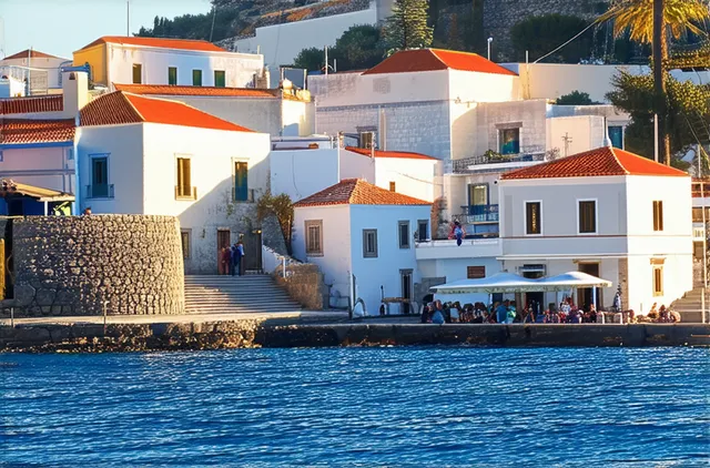 Complete Guide: Solo Travel Safety Tips in Hydra Town