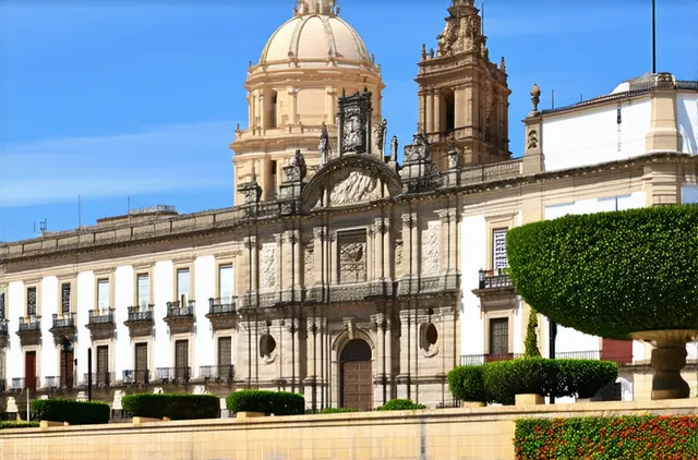 Essential Safety Tips for Solo Travel in Málaga