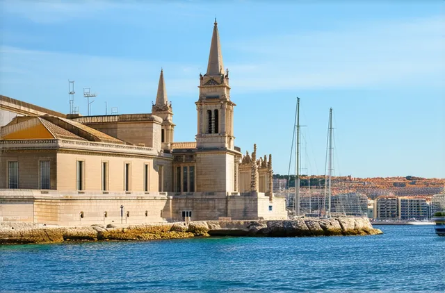 Solo Travel Guide: Marseille Sightseeing Attractions
