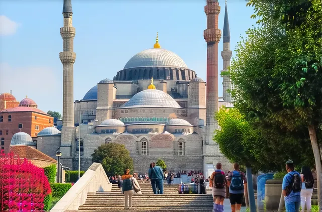 Must-See Attractions for Solo Travelers in Istanbul
