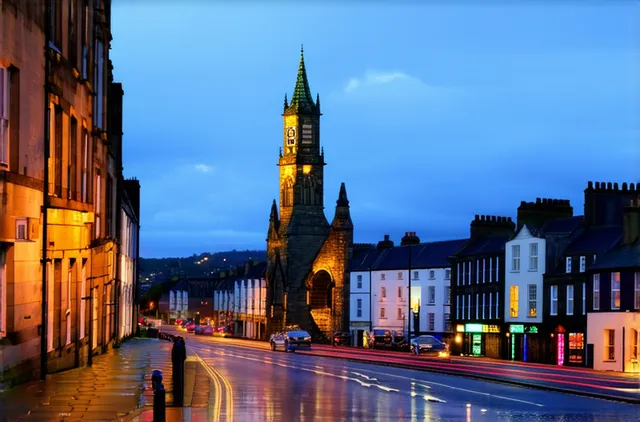 Must-Visit Sights for Solo Travelers in Derry