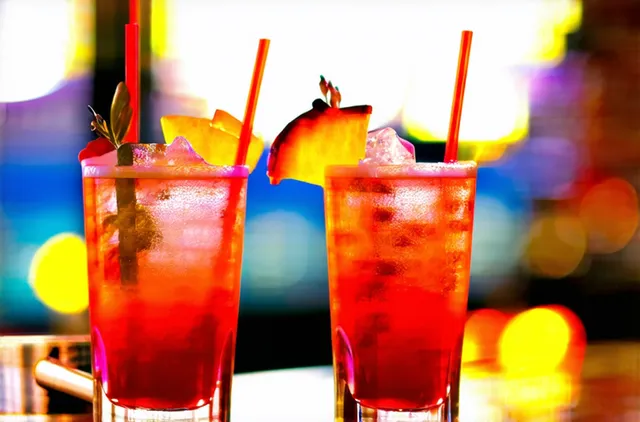 Solo Travel Guide: Nightlife Experiences in Abu Dhabi