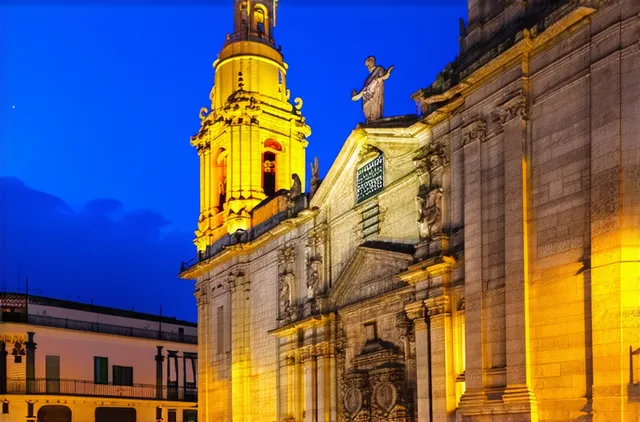 Solo Travel in Catania: Top Nightlife Options