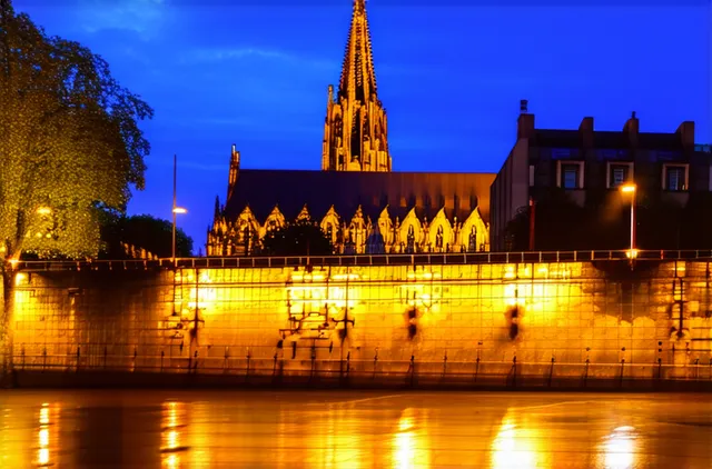 Solo Traveler’s Guide: Nightlife in Cologne