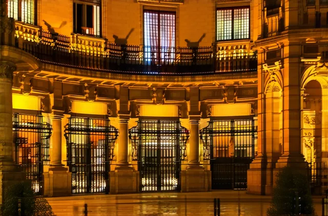 Solo Traveler’s Guide: Nightlife in Valencia