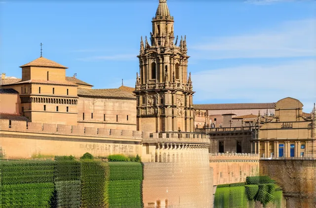 Solo Budget Travel Options in Salamanca