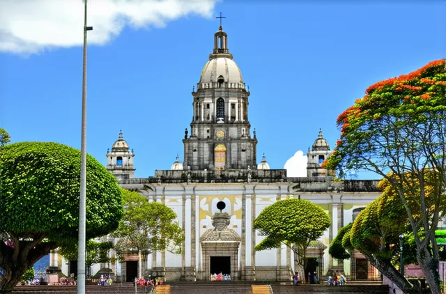 Budget Solo Travel Guide to San Salvador