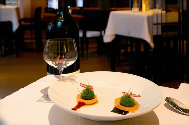 Complete Guide: Solo Dining Experiences in Bologna